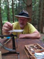 cerny serif vykupuje zlato.jpg